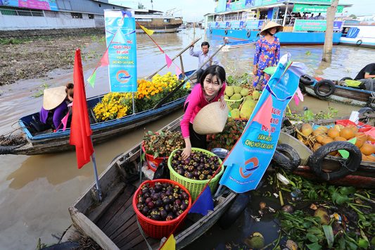 Chợ nổi cái răng miền tây