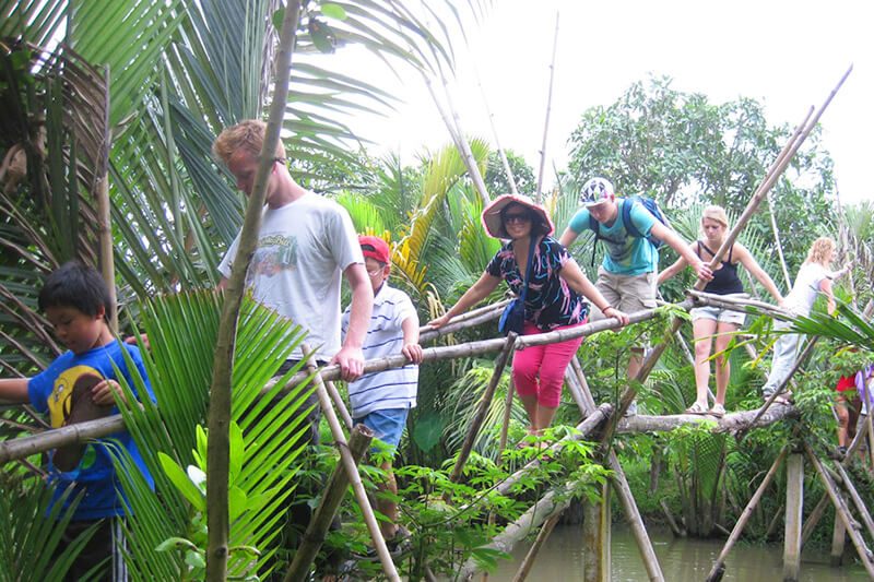 Đi cầu khỉ tour du thuyền sông mekong 4 ngày 3 đêm