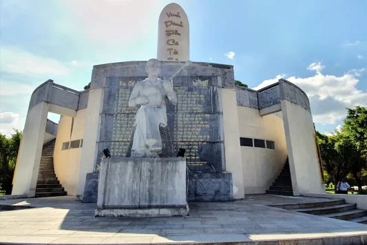 Tour Miền Tây - Khu lưu niệm nghệ thuật Đờn ca tài tử Nam Bộ và nhạc sĩ Cao Văn Lầu